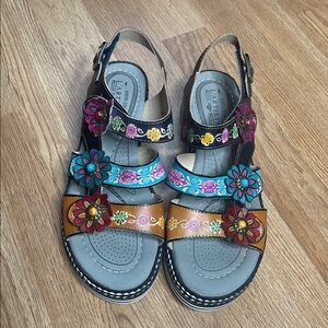 L'ATISTE Colorful Floral Platform Sandals